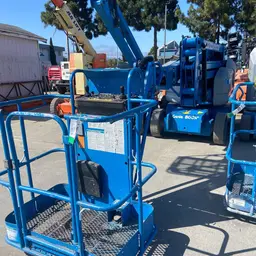 2016 Genie Z-40/23N RJ Articulating Boom Lift