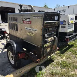 2019 Lincoln Electric VANTAGE 435 Welder