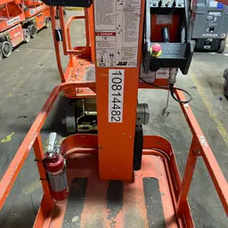 2018 JLG 1230ES Self-Propelled One-Person Lift