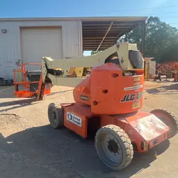 2014 JLG E450AJ Articulating Boom Lift