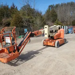 2013 JLG E400AJPN Articulating Boom Lift