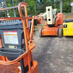 2015 JLG E400AJPN Articulating Boom Lift