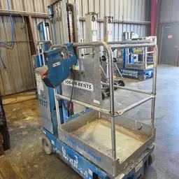 2014 Genie GR-20 Self-Propelled One-Person Lift