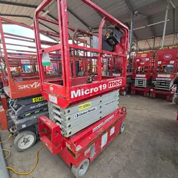 2018 MEC MICRO 19 Scissor Lift
