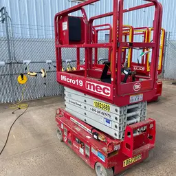 2018 MEC MICRO 19 Scissor Lift