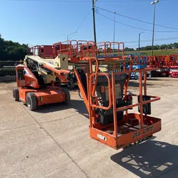 2017 JLG E400AJPN Articulating Boom Lift