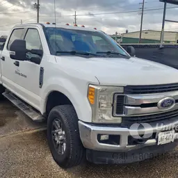 2017 Ford F250CREWXLTG4WD Truck