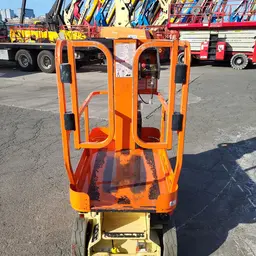 2018 JLG 1230ES Self-Propelled One-Person Lift