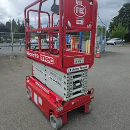 2018 MEC MICRO 19 Scissor Lift