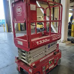 2017 MEC 1330SE Scissor Lift