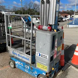 2018 Genie GR-20 Self-Propelled One-Person Lift