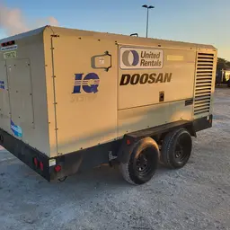 2017 Doosan XP825/HP750WCU Air Compressor