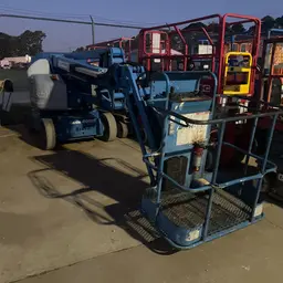 2011 Genie Z-40/23N RJ Articulating Boom Lift