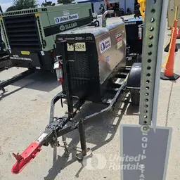 2021 Lincoln Electric VANTAGE 322 Welder