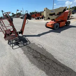 2017 JLG E400AJPN Articulating Boom Lift