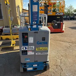 2018 Genie GR-20 Self-Propelled One-Person Lift