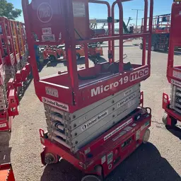 2018 MEC MICRO 19 Scissor Lift