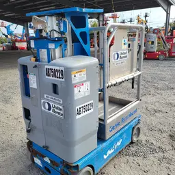 2017 Genie GR-12 Self-Propelled One-Person Lift