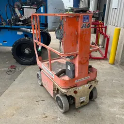 2014 JLG 1230ES Self-Propelled One-Person Lift