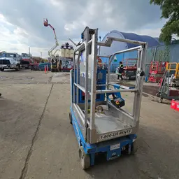 2017 Genie GR-20 Self-Propelled One-Person Lift