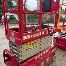 2018 MEC MICRO 19 Scissor Lift