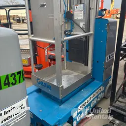 2018 Genie GR-20 Self-Propelled One-Person Lift