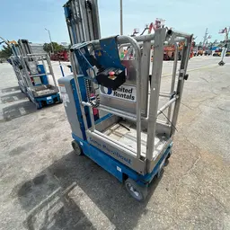 2019 Genie GR-20 Self-Propelled One-Person Lift