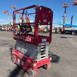 2019 MEC MICRO 19 Scissor Lift