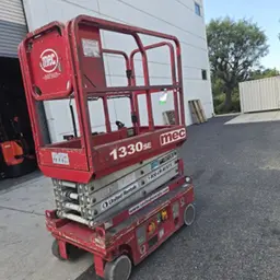 2017 MEC 1330SE Scissor Lift