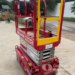 2018 MEC MICRO 19 Scissor Lift