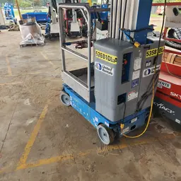 2017 Genie GR-20 Self-Propelled One-Person Lift