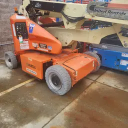 2016 JLG E400AJPN Articulating Boom Lift