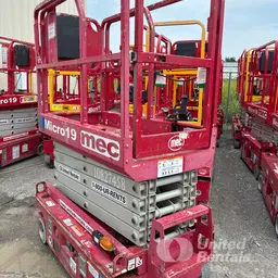 2018 MEC MICRO 19 Scissor Lift