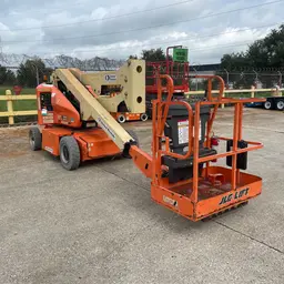 2017 JLG E400AN Articulating Boom Lift
