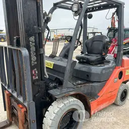 2017 Toyota 8FDU25 Warehouse Forklift