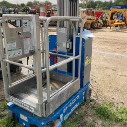 2017 Genie GR-20 Self-Propelled One-Person Lift